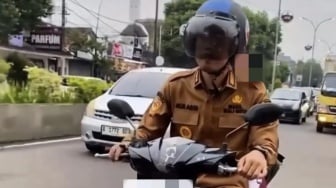 Heboh Wakil Wali Kota Serang Kena Tilang, Bawa Motor Bonceng Tiga Tanpa Helm