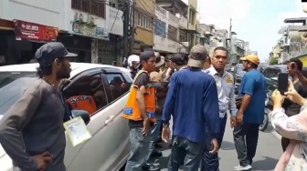 Detik-detik Petugas Dishub Medan Dianiaya Saat Penertiban Parkir di Jalan Jawa
