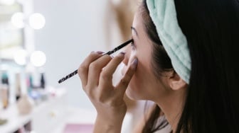 Apa Saja Urutan Makeup untuk Pemula? Intip Tutorial Simpelnya ala Beauty Influencer