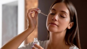 4 Serum Chromabright Ampuh Bikin Wajah Cerah Bebas Kusam dan Flek Hitam
