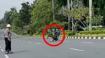 Fakta-fakta Pengendara Becak Motor Freestyle Depan Polisi di Pekanbaru
