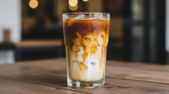 Kopi Susu Gula Aren, Minuman Kekinian dengan Akar Tradisi Indonesia