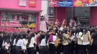 Ribuan Orang Berebut 50 Lowongan di Cianjur, Janji 19 Juta Lapangan Kerja Dipertanyakan