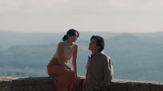 Penuh Makna! 5 Alasan Kamu Harus Nonton Film Sore: Istri dari Masa Depan