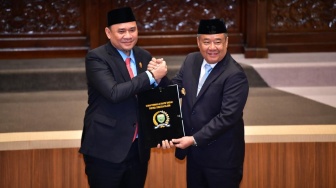 DPRD Sumsel Gelar Rapat Paripurna, Gubernur Tanggapi Fraksi dan Pansus Resmi Dibentuk