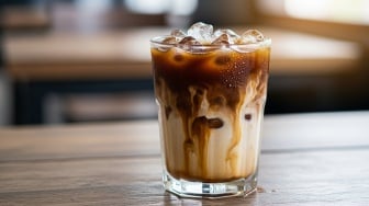 6 Resep Es Kopi Susu Gula Aren Kekinian, Ala Kafe hingga Kreasi Unik di Rumah