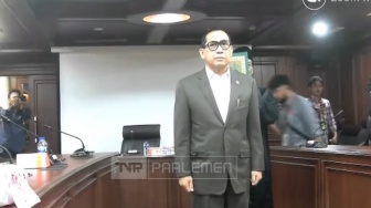 Dilaporkan Gegara Gestur 'Jempol Kejepit' di Live, Anggota DPR Prana Putra Sohe: Itu Bukan Hal Porno