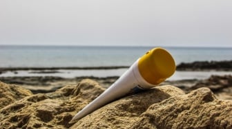 5 Rekomendasi Sunscreen Terbaik dengan Tekstur Watery yang Super Ringan