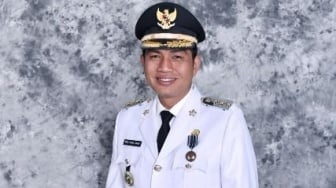 Siapa Muhammad Fadhil Arief? Bupati Batanghari Viral Marah Gegara Balon Terbang dan Tahan SK PPPK