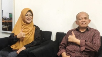 Dokter Tifa Ketemu Beathor Suryadi: Otak Pemalsu Ijazah dan Pembakar Pasar Pramuka Terungkap?