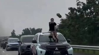 10 Fakta Remaja Pacu Jalur Viral di Atas Mobil Jalan Tol Lampung