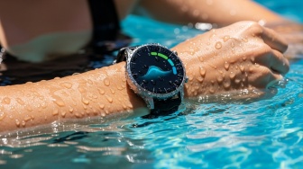Apakah Aman Memakai Smartwatch untuk Berenang di Kolam Kaporit? Ini Penjelasannya
