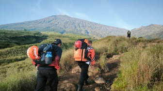 Lagi, Pendaki Swiss Jatuh ke Jurang di Gunung Rinjani! Evakuasi Dramatis Dilakukan