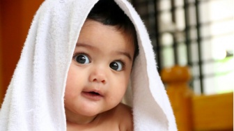5 Rekomendasi Handuk Bayi Harga Termurah, Lembut dan Aman Bagi Kulit Sensitif