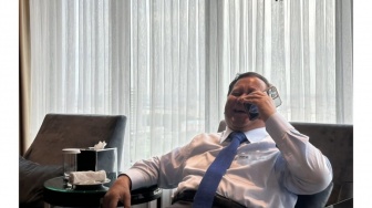 Tawa Prabowo dan Telepon Trump: Babak Baru Perdagangan atau Kemenangan yang Harus Dibayar Mahal?