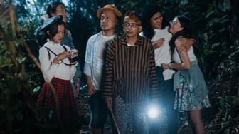 Sinopsis dan Fakta Menarik Gerbang Setan, Film Horor Dibintangi Pelawak