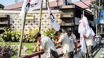 Jelang Kongres, Satpol PP Copot Ratusan Bendera PSI di Solo, Ada Apa?