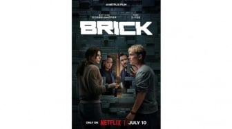 Review Film Brick: Dinding Misterius yang Menutupi Akses Hidup Manusia