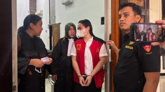 Tuntutan untuk Terdakwa Darmawati Belum Siap, Sidang Korupsi Judol Komdigi Ditunda Pekan Depan