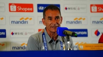 Gerald Vanenburg Ancam Jens Raven: Sekali Lagi, Dia Tidak akan Bermain!