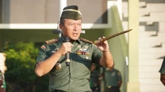 Pangdam Udayana Ancam Tindak Anggota yang Nekat Main Judi Online & Pinjol