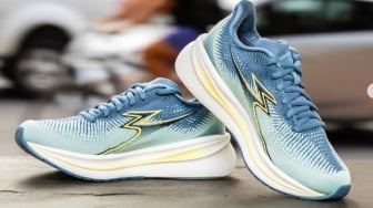 Mau Sepatu Lari Seenak Hoka Tapi Lebih Murah? Ini 5 Alternatif Terbaik 2025