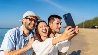 5 Rekomendasi HP Selfie Terbaik 2025, Kamera Depan Jernih dan Auto Glowing