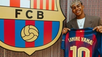 Resmi Kenakan Nomor 10 di Barcelona, Lamine Yamal Busung Dada