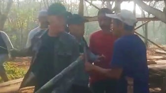 Ratusan Orang Tenteng Sajam Kepung Petani di Lebak, Tanaman dan Gubuk Dirusak