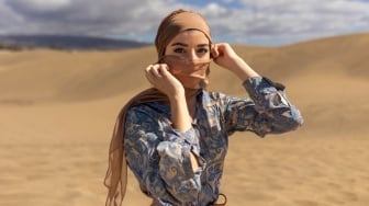 10 Rekomendasi Sunscreen Wudhu Friendly yang Tidak Menyumbat Pori-Pori