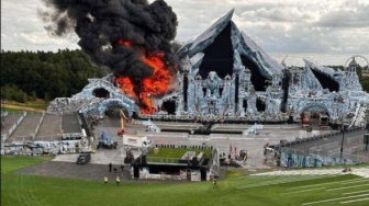 Panggung Utama Tomorrowland Ludes Terbakar, Festival EDM Terbesar di Dunia Terancam Batal?