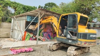Pedagang Stadion Ciceri Bingung Jualan di Mana Usai Kios Dibongkar