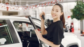 Kapan Waktu Terbaik Membeli Mobil Bekas? Ini Momen Emasnya di Indonesia