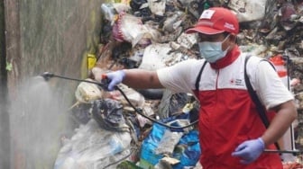 Jakarta Barat Lawan Bau Sampah Menyengat dengan Teknologi B-8