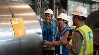Sambangi PT Krakatau Steel, Menko Perekonomian: Industri Baja Butuh Kebijakan Terintegrasi
