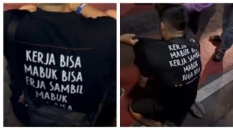 Pemuda Diseret Massa usai Tabrak Pemotor hingga Tewas, Tulisan 'Mabuk' di Kaos Pelaku Bikin Salfok!