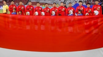 Skuad Timnas Indonesia U-23 dalam pertandingan penyisihan Grup A Piala AFF U-23 2025 melawan Filipina U-23 di Stadion Utama Gelora Bung Karno (SUGBK), Senayan, Jakarta, Jumat (18/7/2025). [Suara.com/Alfian Winanto]
