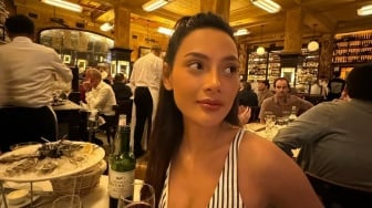 Tak Kuat Mental, Tangis Erika Carlina Pecah Takut Diserang Fans Mantan Pacar saat Lahiran