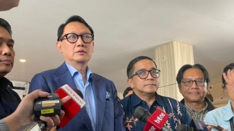 Dituding Tak Setara, Wamenlu Beberkan Hitungan di Balik Perjanjian Dagang dengan Amerika