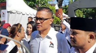 Kongres PSI: Tiba di Solo, Bro Ron Pede Kalahkan Kaesang Pangarep