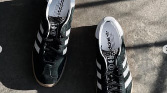 5 Sepatu Adidas Hitam Terbaik 2025: Klasik, Trendi, dan Tahan Lama