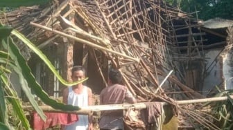 Rumah Warga Gunung Sari Serang Ambruk, Diduga Akibat Angin Kencang