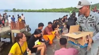 Operasi Dramatis Peyelamatan Penumpang KM Barcelona dari Kobaran Api, Bakamla Kerahkan KN Gajah Laut
