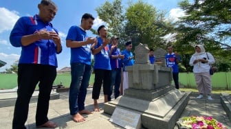 BMI Kenang Jasa Pahlawan, Kader Muda Ziarah ke 3 Makam Pejuang Nasional di Yogyakarta