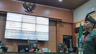 Ekspresi Datar Kopda Bazarsah Dengar Tuntutan Mati Usai Tembak Mati 3 Polisi  Way Kanan
