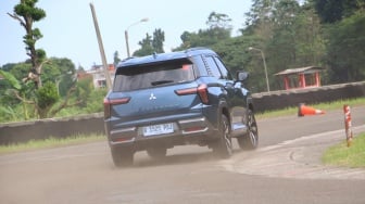 Harga Mitsubishi Destinator Resmi Diumumkan! 5 Mobil Ini Langsung Panik?