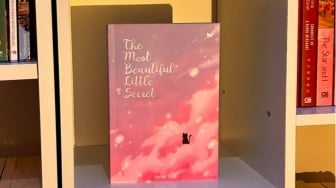 The Most Beautiful Little Secret: Novel yang Memikat dan Penuh Teka-Teki!