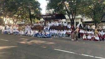 Prabowo Tak Tega, Tatap Mata Anak Sekolah yang Teriak Belum Dapat MBG