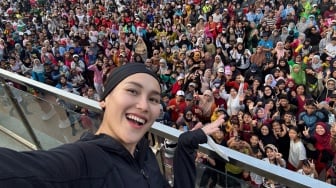 Ayu Ting Ting Ajak Warga "Pemanasan" di CFD Jelang Konser Dangdut Dangdutan, Depok Siap Bergoyang!