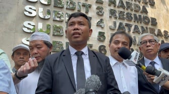 Ramai-ramai Sambangi Polda Metro Jaya: Roy Suryo Cs Desak Gelar Perkara Khusus Laporan Jokowi